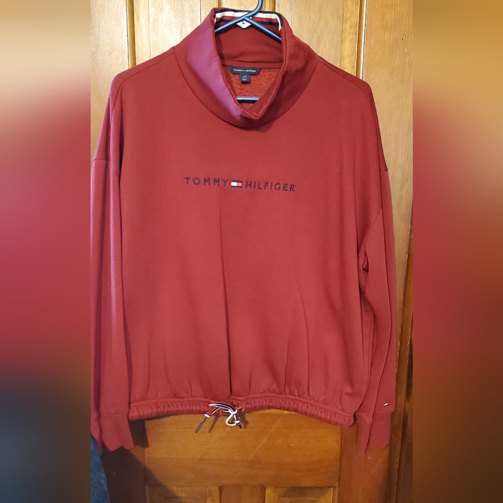 Tommy Hilfiger fleece burgundy size large
